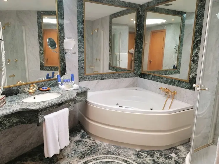 detail-hotel-img