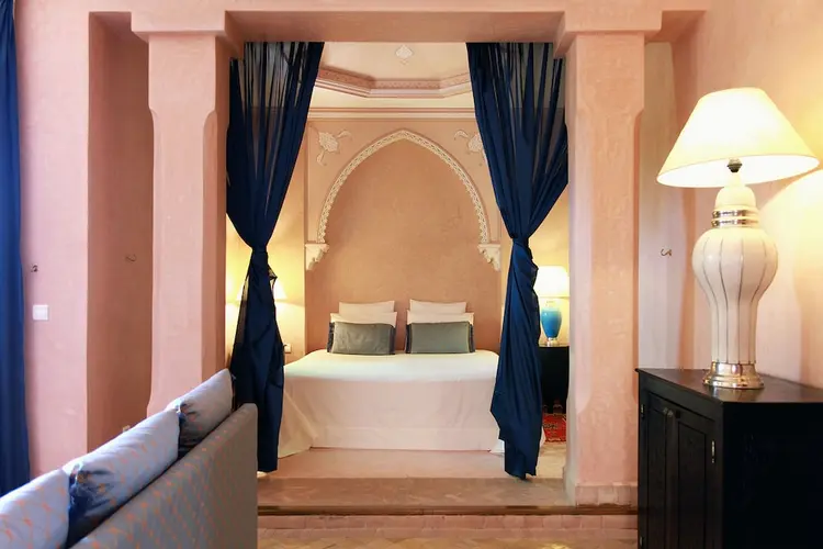 detail-hotel-img