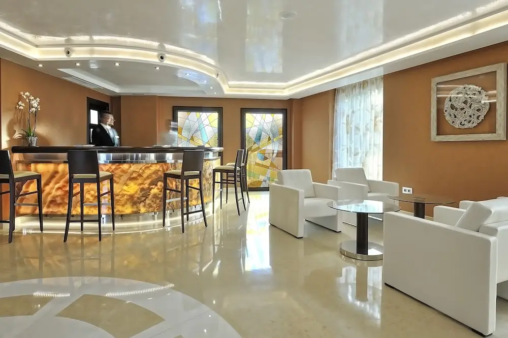 detail-hotel-img