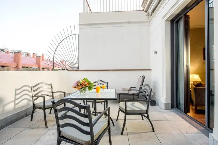 detail-hotel-img