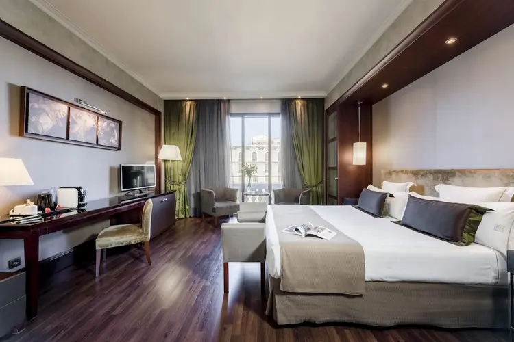 detail-hotel-img