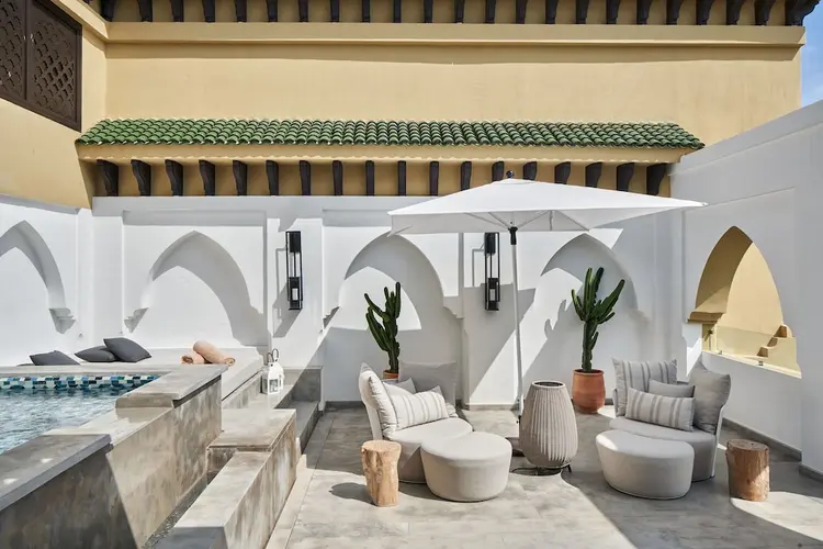 detail-hotel-img