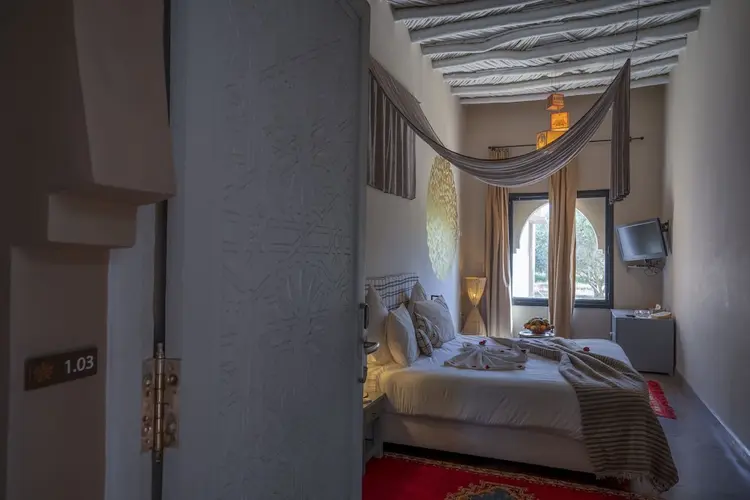 detail-hotel-img