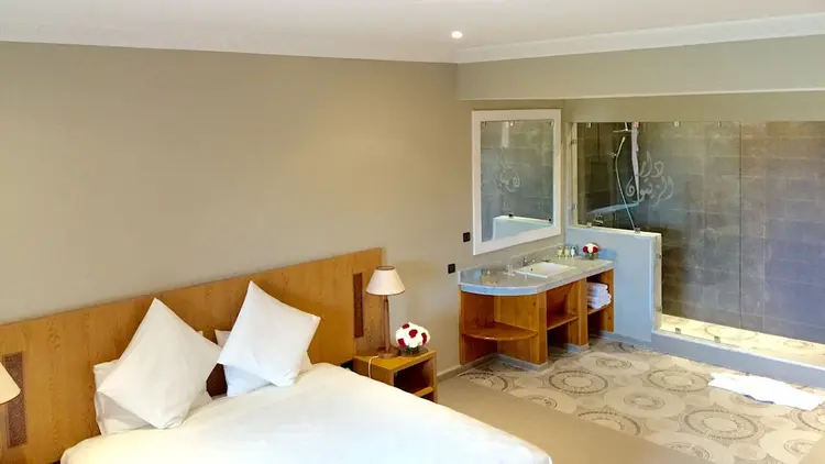 detail-hotel-img
