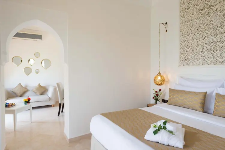 detail-hotel-img