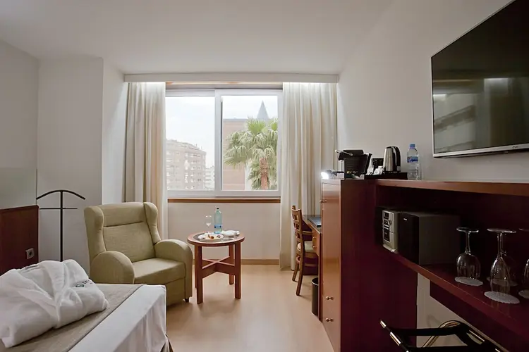detail-hotel-img