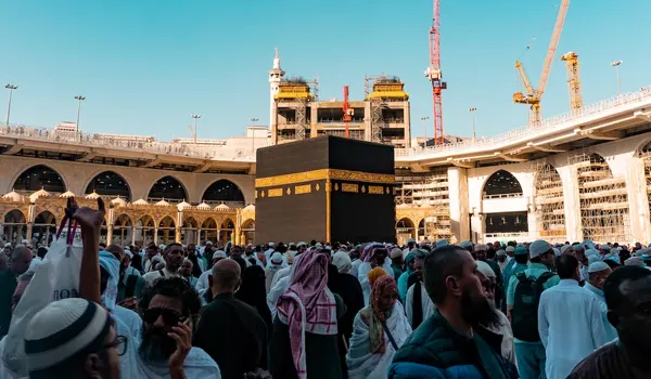 14 Nights 3 Star April Umrah Package