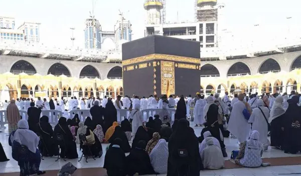 12 Nights 4 Star November Umrah Package