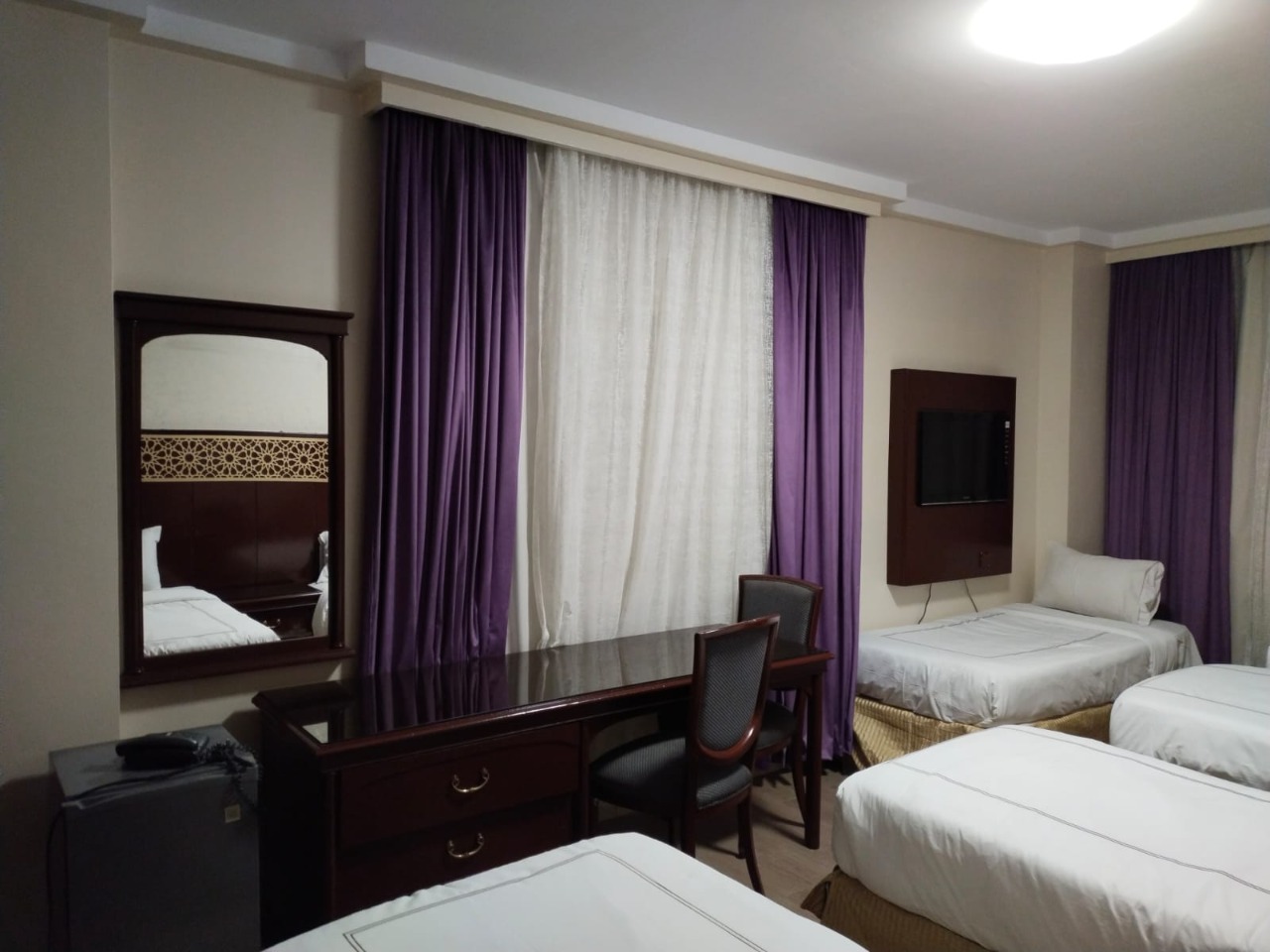 Hotel Loloat Madinah hotel img